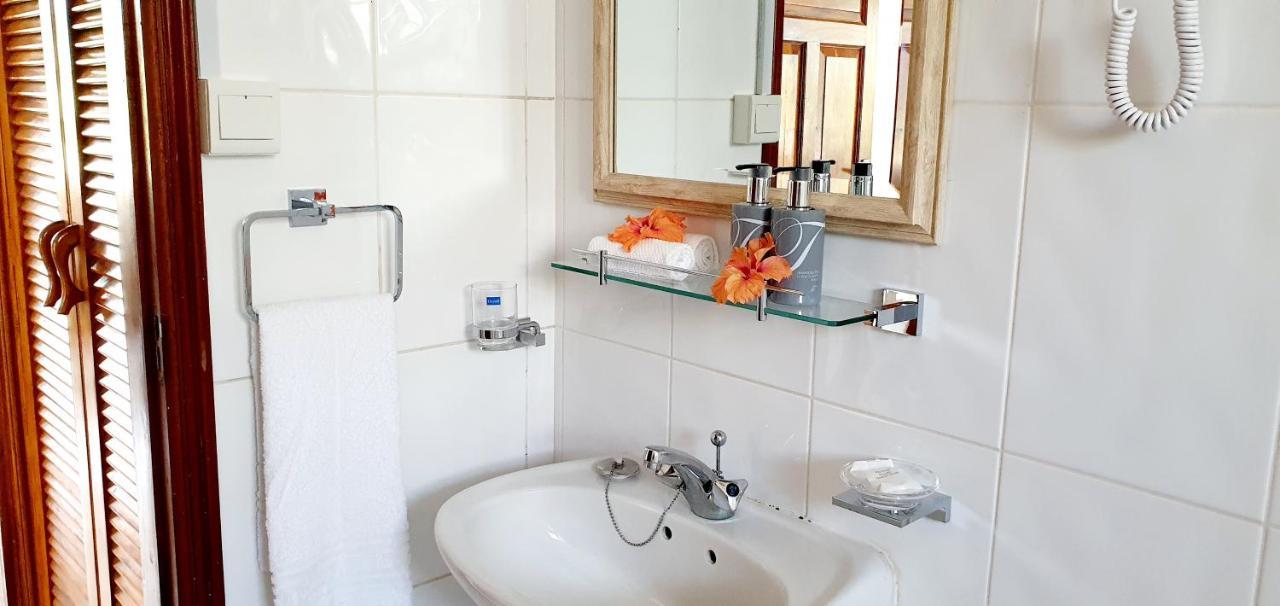 Ocean Jewels Hotel Grand Anse  Ngoại thất bức ảnh